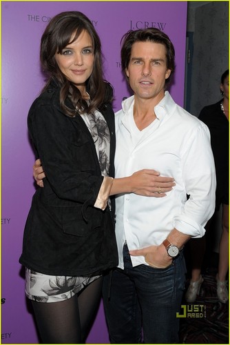  Tom Cruise & Katie Holmes are Romantics at moyo
