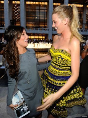  leighton and Blake at Fashion's Night Out - The mostrar September 7
