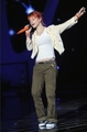 Hayley at VMA rehearsals - hayley-williams photo