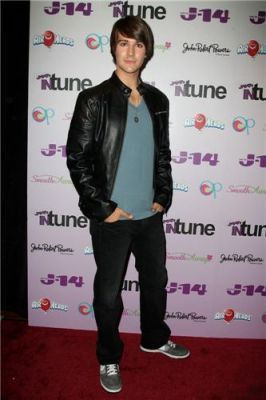  James @ J-14s In Tunes Rocks Party