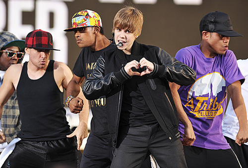  Justin Bieber rehearses outside the Nokia Theater for the 2010 MTV VMAs.