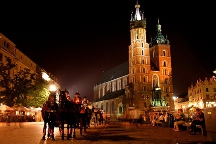  Krakow 由 night, Poland