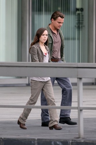  Leonardo DiCaprio and Ellen Page Film 'Inception'