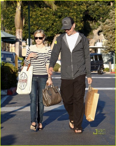 Reese Witherspoon: RRL Shopping Spree with Jim Toth!
