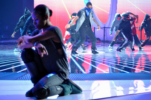  Usher rehearses at the Nokia Theater for the 2010 MTV VMAs.