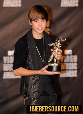 Justin in the VMA 2010 press room