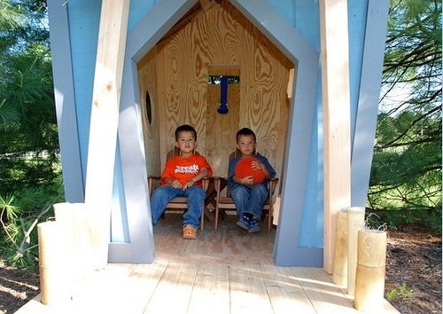  Collin and Aaden chill in their new house!