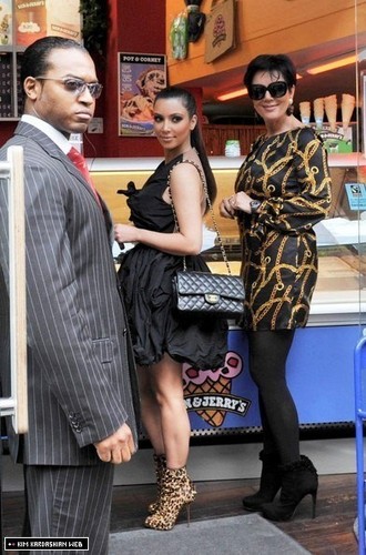  Kim & Kris out and about in Paris 9/16/10