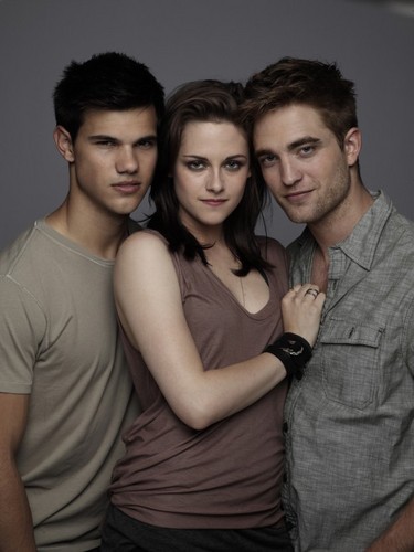 Entertainment Weekly Outtakes Of Robert Pattinson, Taylor Lautner & Kristen Stewart! (2010)