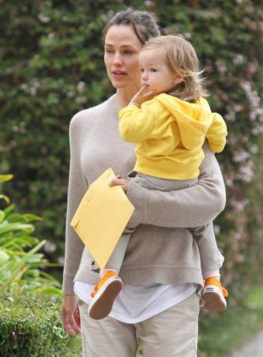  Jen out and about with tolet, violet & Seraphina 9/21/10