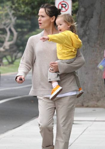  Jen out and about with 紫色, 紫罗兰色 & Seraphina 9/21/10