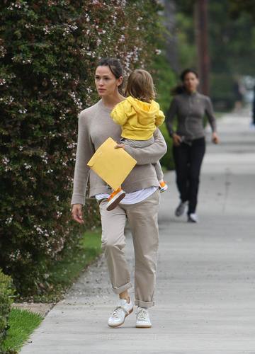  Jen out and about with ungu & Seraphina 9/21/10