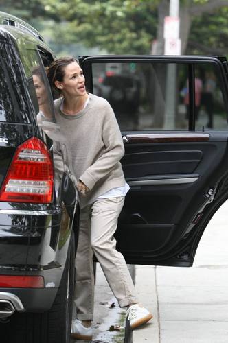 Jen out and about with Violet & Seraphina 9/21/10