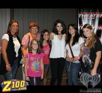  Z100 meet and greet and کنسرٹ