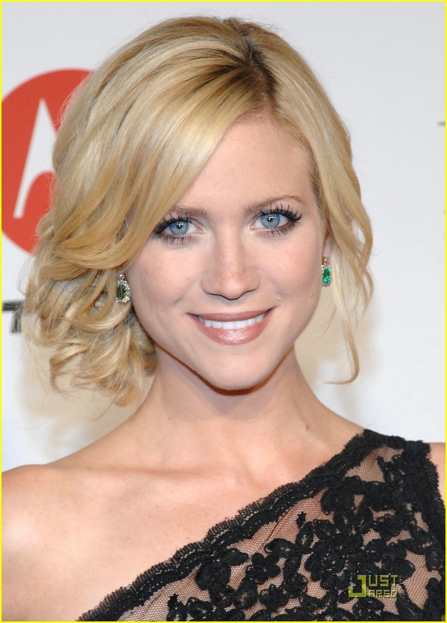 Brittany Snow - Images