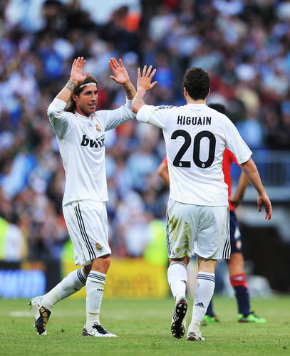  Gonzalo Higuain playing for Real Madrid