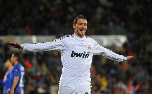 Higuain playing for Real Madrid