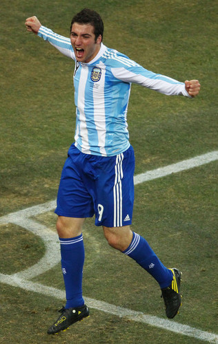  Higuain playing for national team