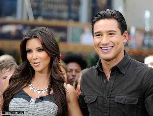  Kim appears on 'Extra' with Mario Lopez at The Grove 9/24/10