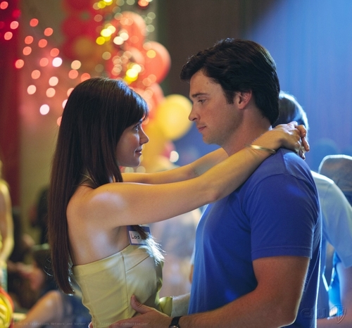 "HOMECOMING" 200TH EPISODE SMALLVILLE