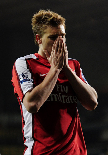  Bendtner playing for Arsenal
