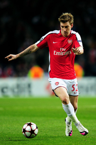 Bendtner playing for Arsenal