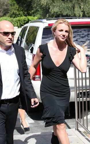  Britney out in Enrico