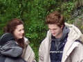 New/Old Pic of Robert Pattinson And Kristen Stewart filming Twilight - twilight-series photo