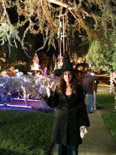  amy shooting the Halloween episode of PP..