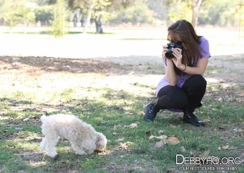  In the park with Presley,taking foto's together(September 23,2010)