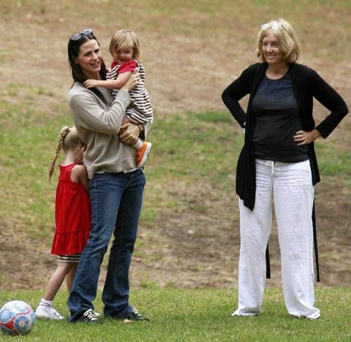  Jen took violeta and Seraphina to play soccer!