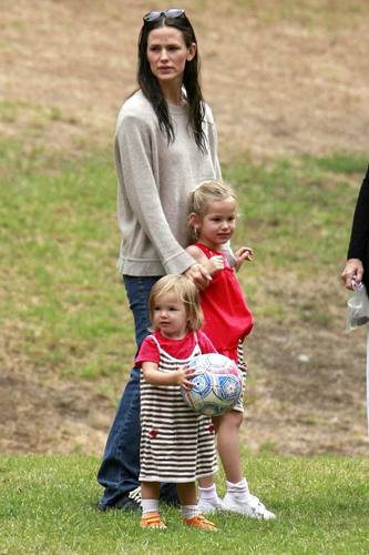  Jen took 제비꽃, 바이올렛 and Seraphina to play soccer!