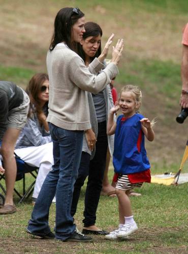  Jen took 제비꽃, 바이올렛 and Seraphina to play soccer!