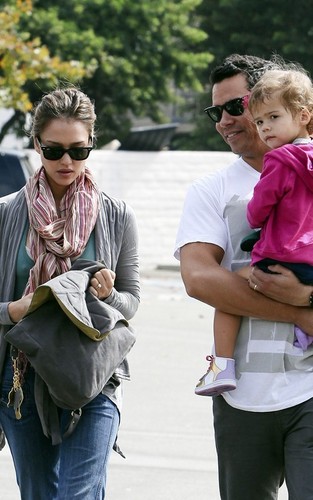 Jessica, Cash & Honor out in Brentwood