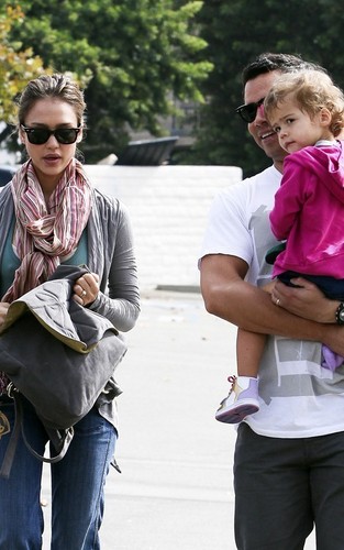 Jessica, Cash & Honor out in Brentwood