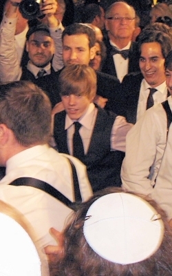 Justin Bieber at wedding Dan Kanter 3 October 2010