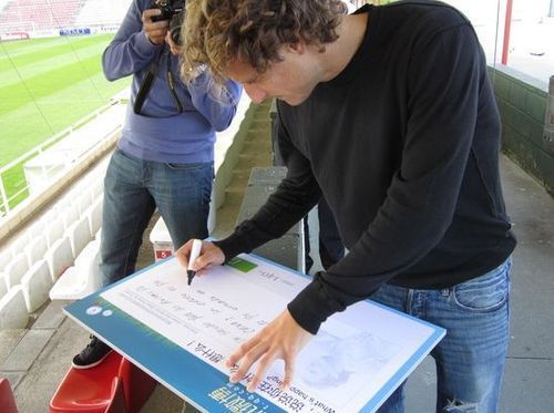 Diego Forlan in China