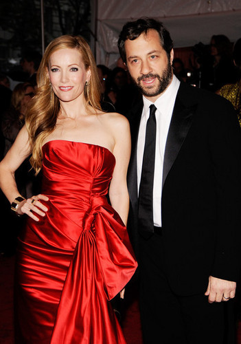 Judd Apatow & Leslie Mann @ 'The Model As Muse: Embodying Fashion' Costume Institute Gala - 2009