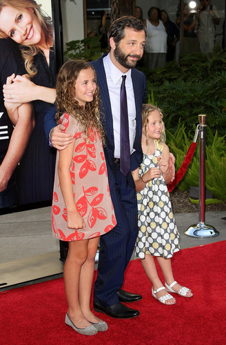 Judd with daughters Maude & Iris Apatow @ Funny People Premiere - 2009