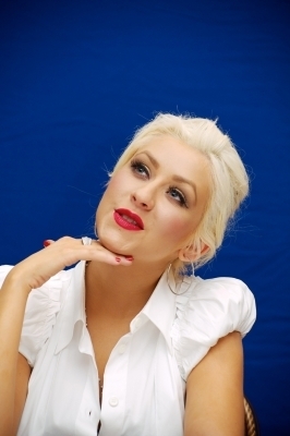More Christina  HQ Pics from the 'Burlesque' Photocall