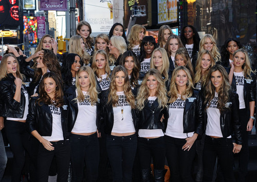  Victoria's Secret malaikat - Times Square 2008