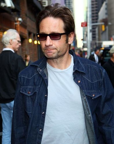  11/10/2010 - David Duchovny visits "Late mostra With David Letterman"