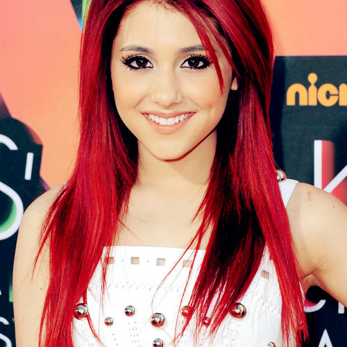 Ariana Grande Victoria justice 19 06 2011 To live is the rarest thing in