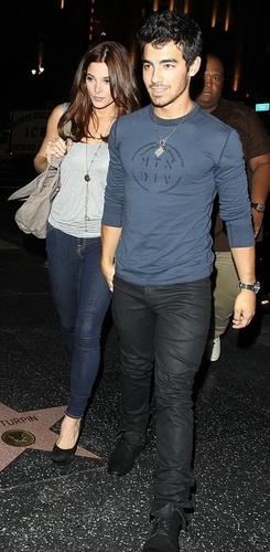  Ashley Greene and Joe Jonas arrives at the Japanese restaurant