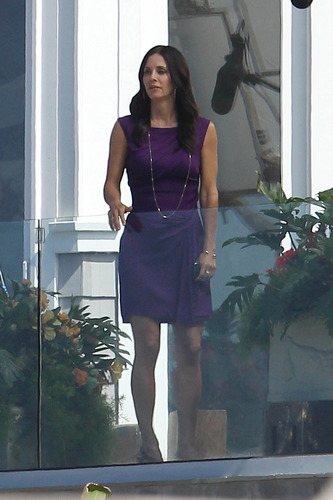 Courteney On The Set Of Cougar Town
