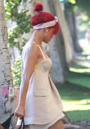Rihanna arriving at a Beverly Hills hotel - October 10, 2010