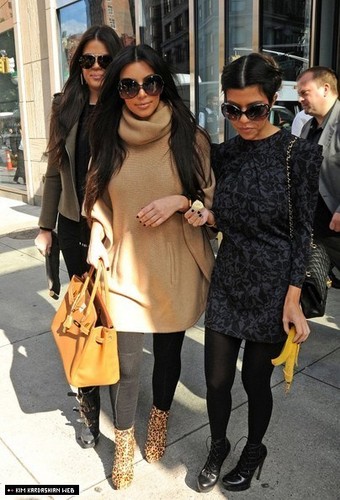  The Kardashian sisters are photographed shopping out in New York 10/7/10