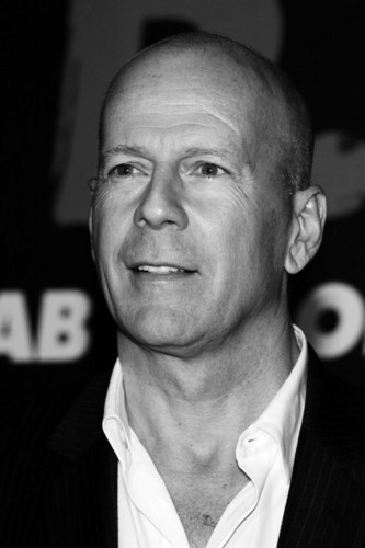  Bruce Willis @ the 'Red' Photocall in Berlin (18/10/2010)