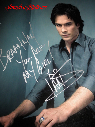  posters signed 由 ian