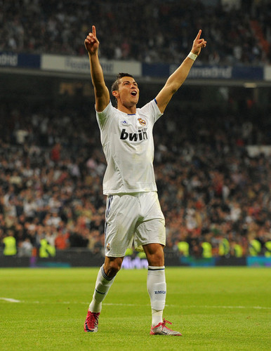  C. Ronaldo (Real Madrid - Racing Santander)